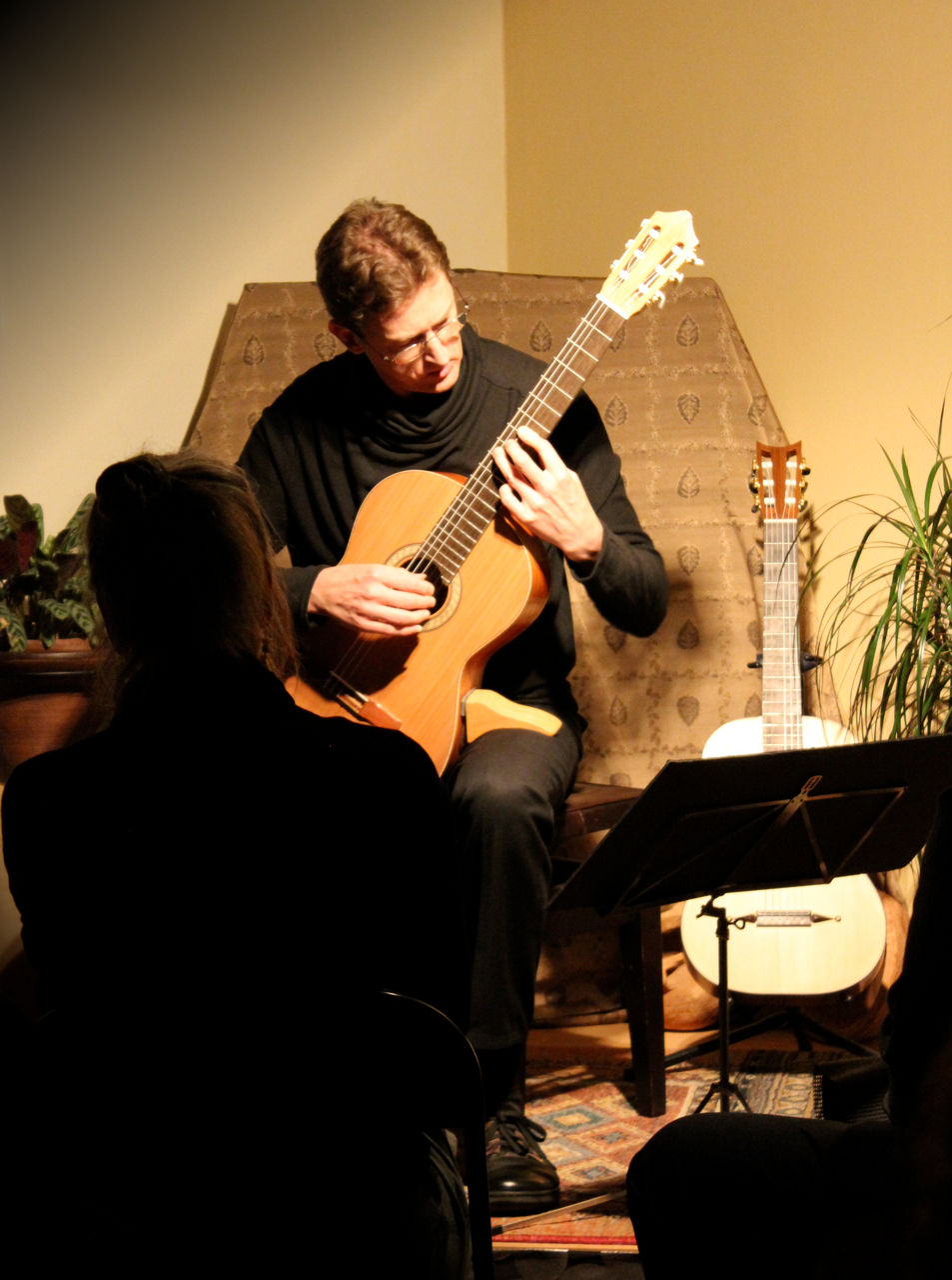 Bruce Paine playing a Rod Capper 'Prelude' student guitar Bruce Paine playing a Rod Capper 'Prelude' student guitar
